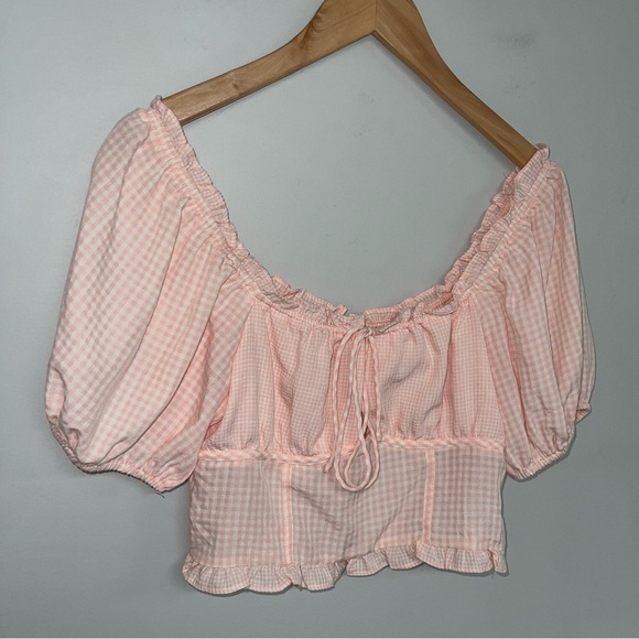 Le Lis Top Women’s Size Small Pink Gingham Milkmaid Crop Blouse Puff Sleeves NWT - Picture 4 of 8